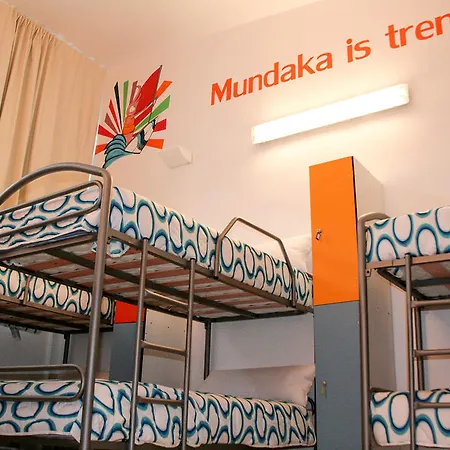 Auberge de jeunesse & Sports Cafe *