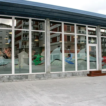 Hostel & Sports Cafe