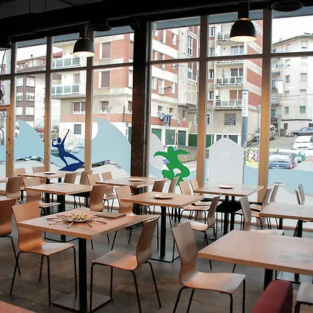 Hostel & Sports Cafe Mundaka