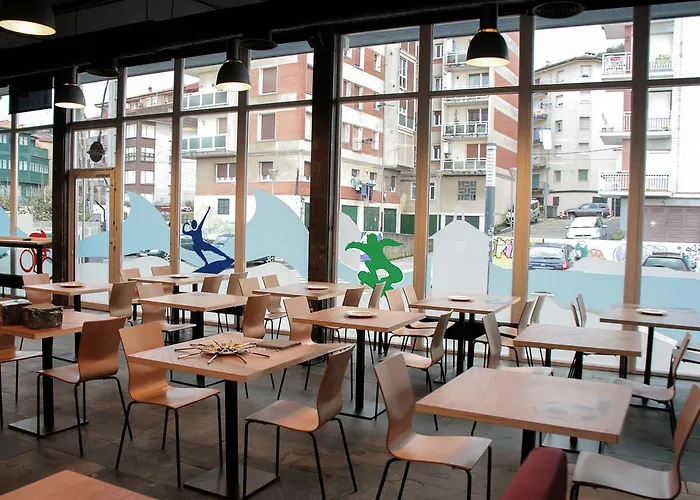 Hostel & Sports Cafe Mundaka