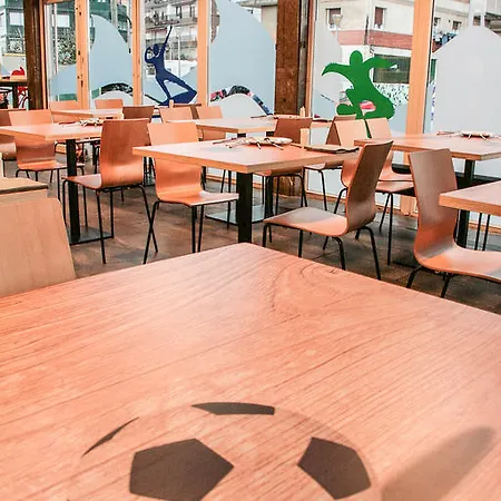 Hostel & Sports Cafe Mundaka